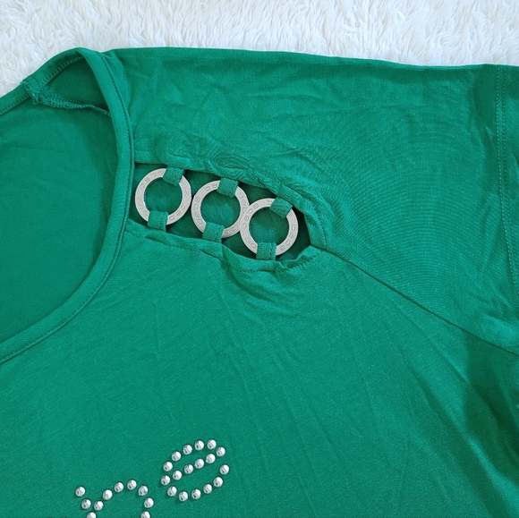 bebe Green💚 Top With Triple3️⃣ Silver🤍 Rings Detail - NWT - Picture 9 of 16